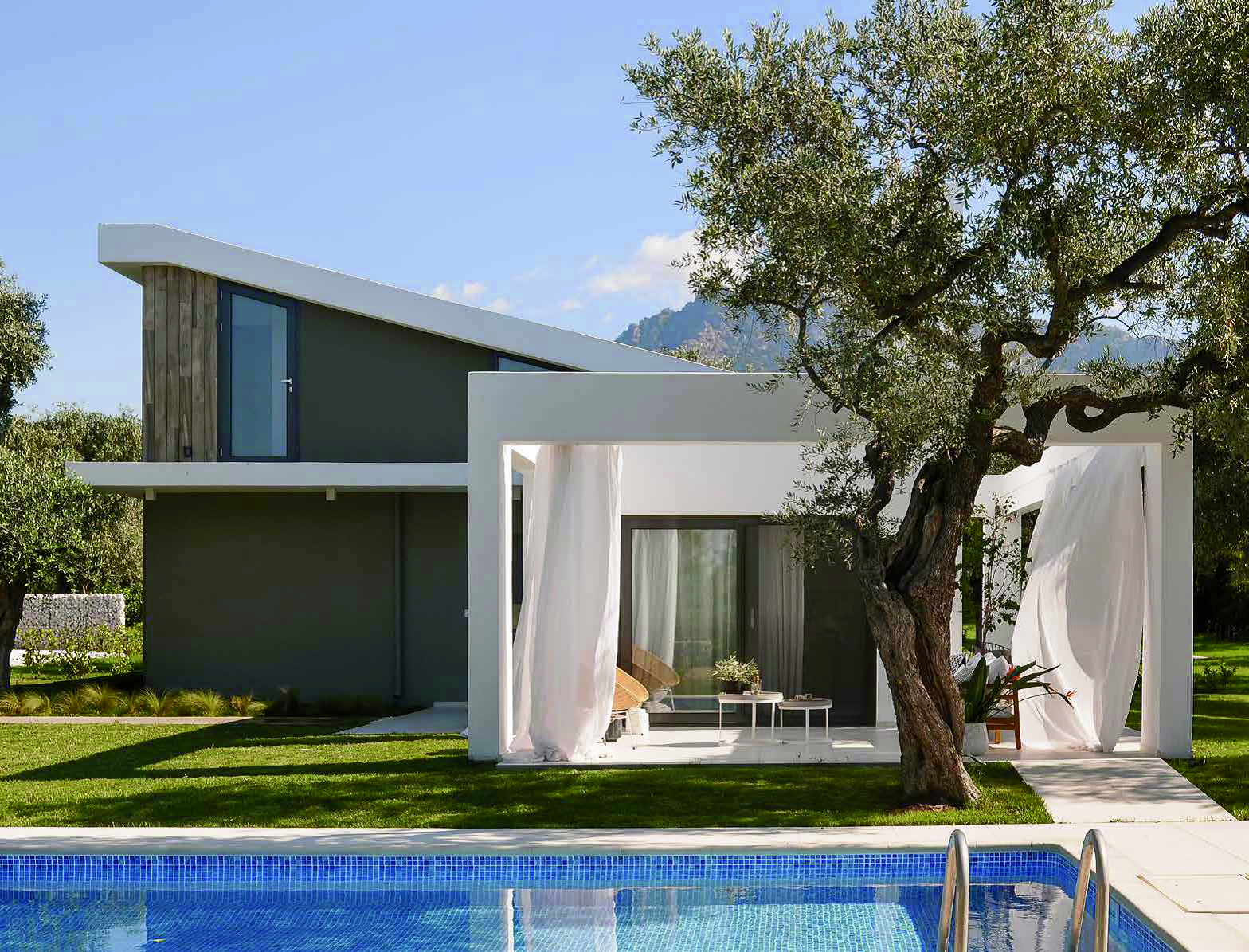 Complex Olion III – Modern Luxury Villas in Greece