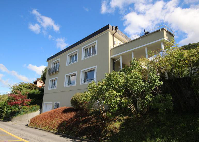3-квартирный дом 6.5 комнат в Бране, Швейцария
