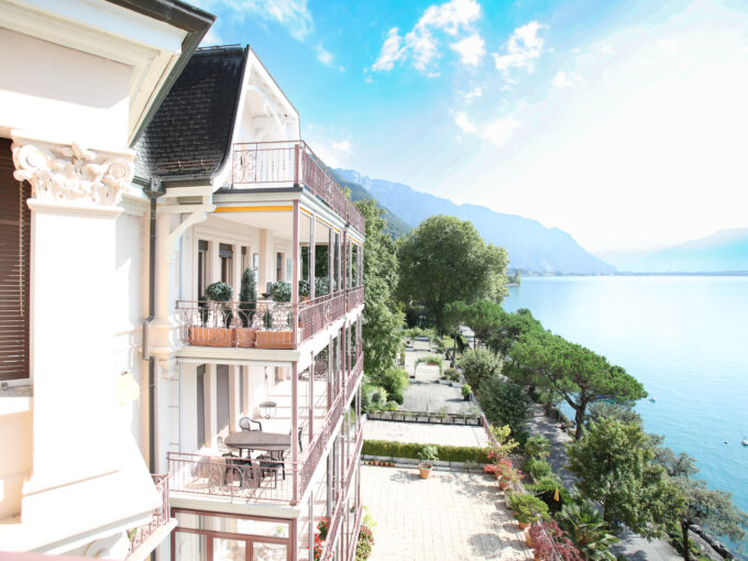 Luxurious Lakefront Apartment in Montreux with a Touch of History